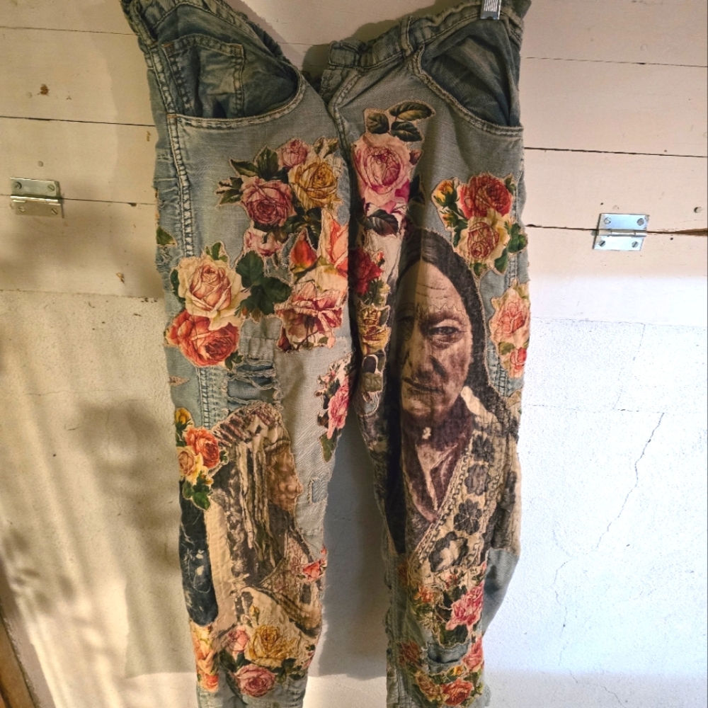 Magnolia Pearl Applique Jeans